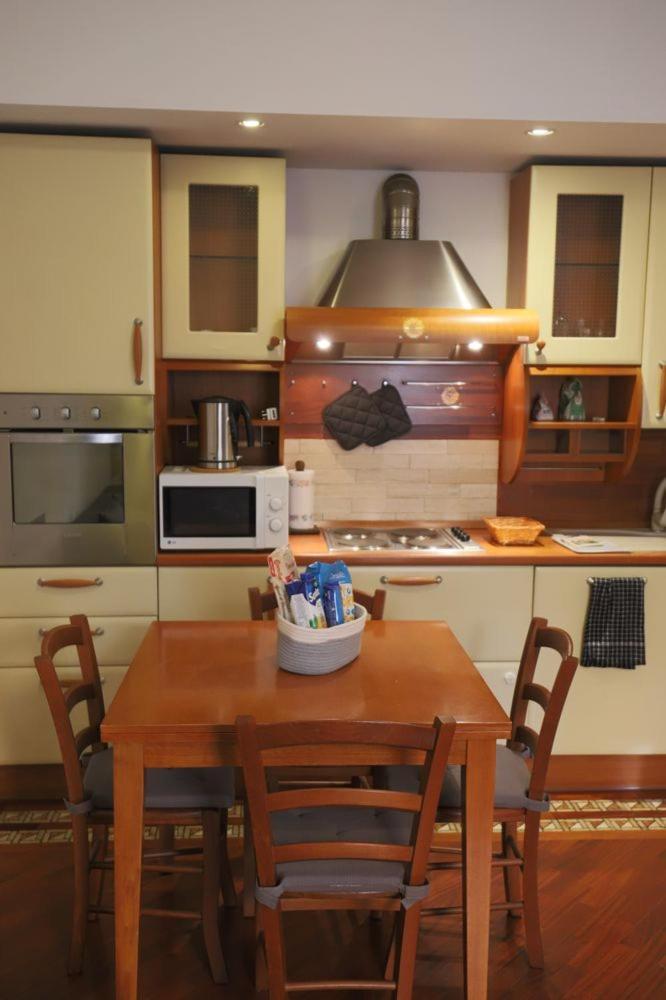 Apartment Your Friend In